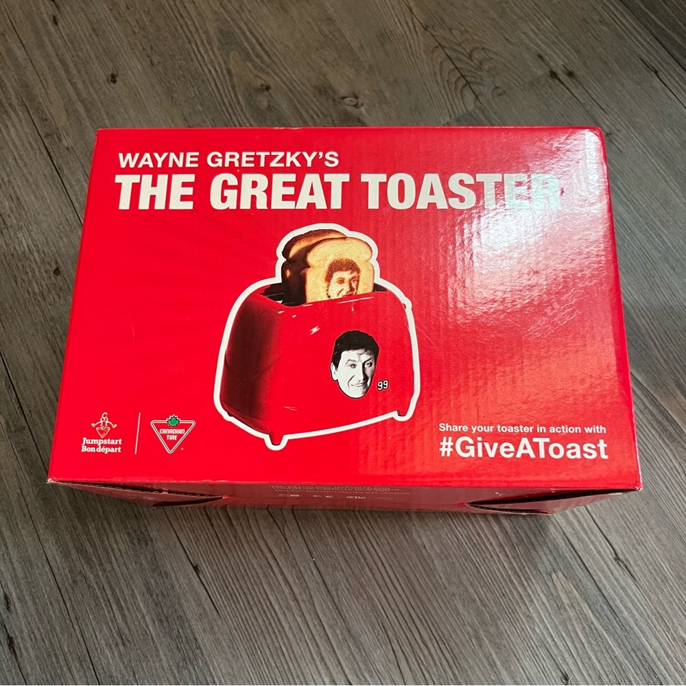 Wayne Gretzky 99 hockey The Great Toaster Canadian Tire